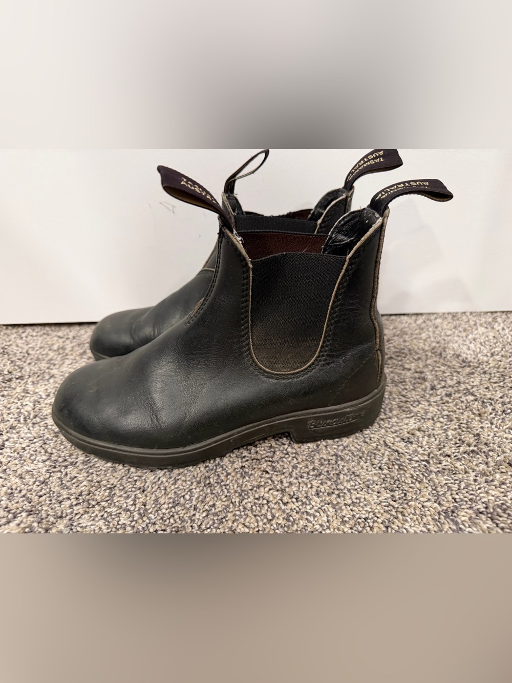 Blundstone Black Leather Chelsea Boots size 6.5 women’s